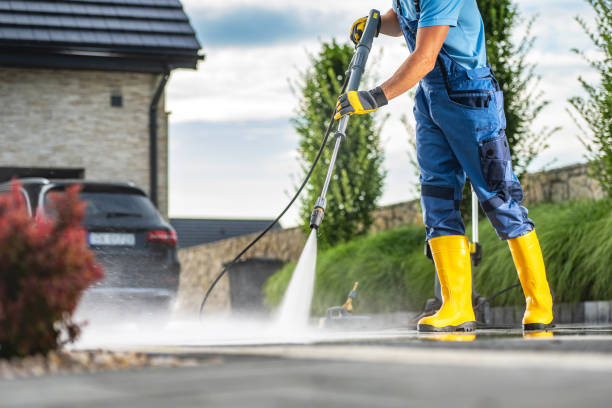 Best Driveway Pressure Washing  in Finderne, NJ